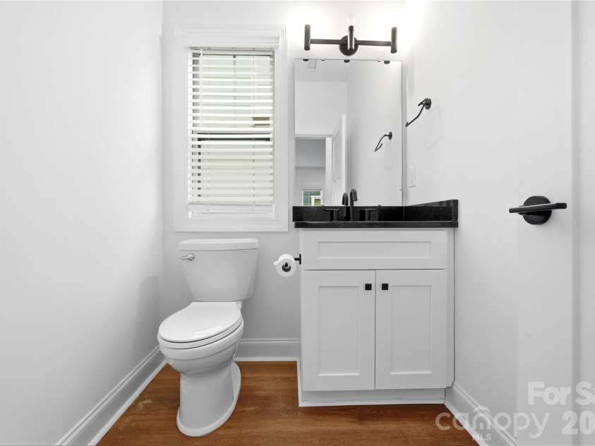 8514 Sharonbrook Drive, Charlotte, NC 28210.  MLS# CAR4384327, YatesRealty ID 42740. 