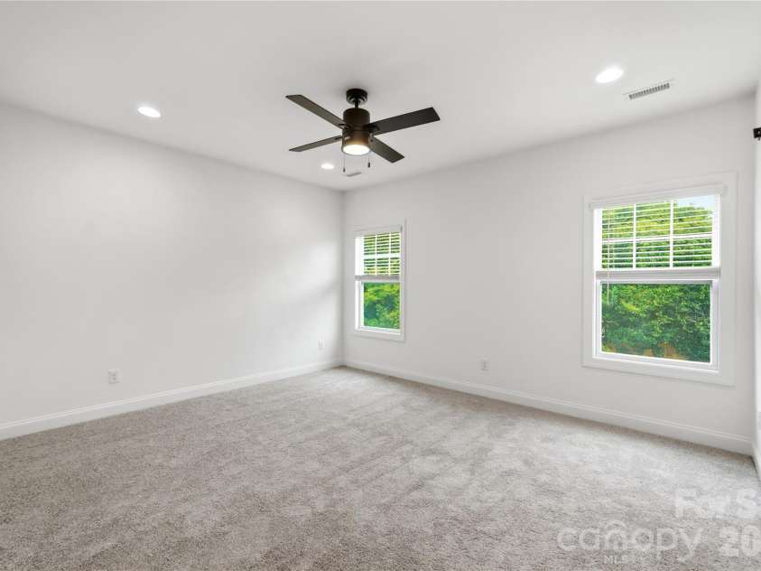 8514 Sharonbrook Drive, Charlotte, NC 28210.  MLS# CAR4384327, YatesRealty ID 42740. 