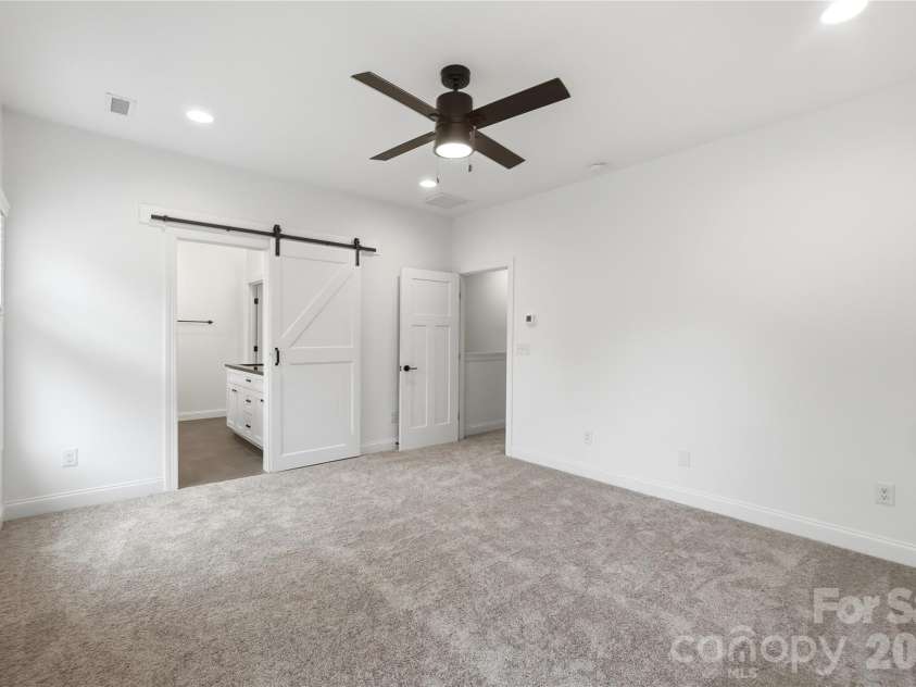 8514 Sharonbrook Drive, Charlotte, NC 28210.  MLS# CAR4384327, YatesRealty ID 42740. 