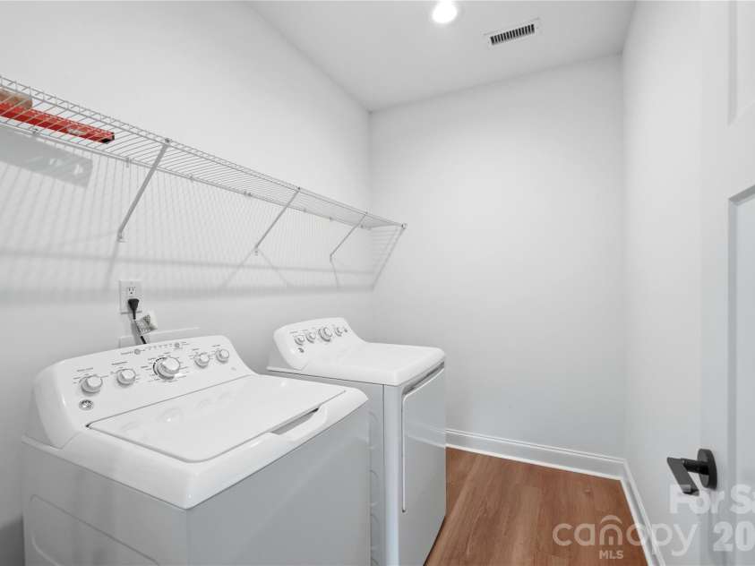 8514 Sharonbrook Drive, Charlotte, NC 28210.  MLS# CAR4384327, YatesRealty ID 42740. 