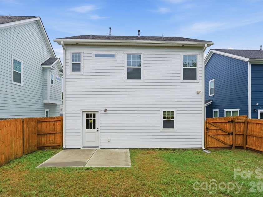 8514 Sharonbrook Drive, Charlotte, NC 28210.  MLS# CAR4384327, YatesRealty ID 42740. 