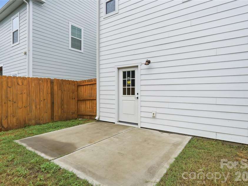 8514 Sharonbrook Drive, Charlotte, NC 28210.  MLS# CAR4384327, YatesRealty ID 42740. 