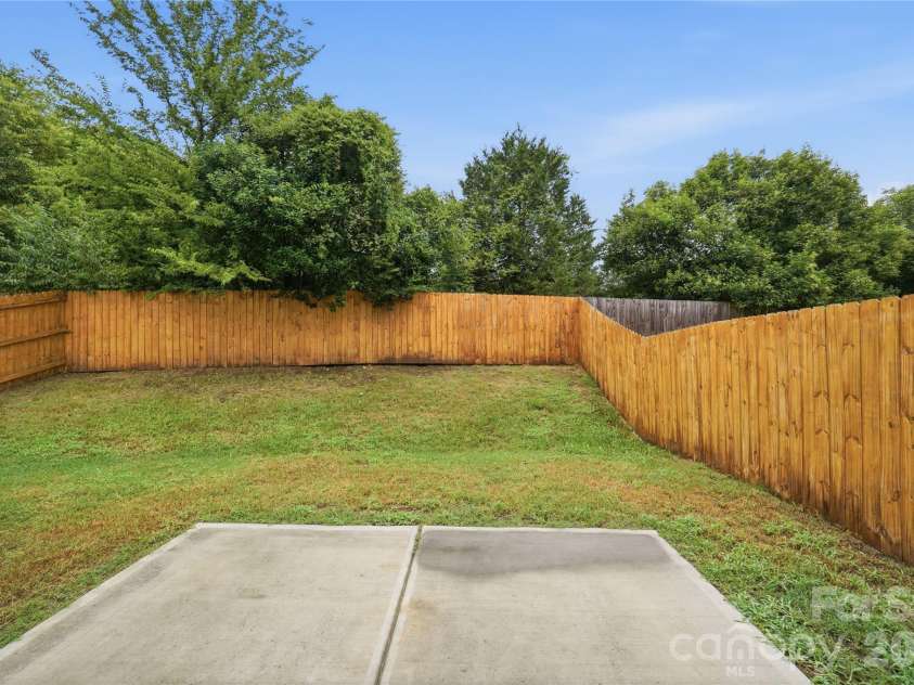8514 Sharonbrook Drive, Charlotte, NC 28210.  MLS# CAR4384327, YatesRealty ID 42740. 