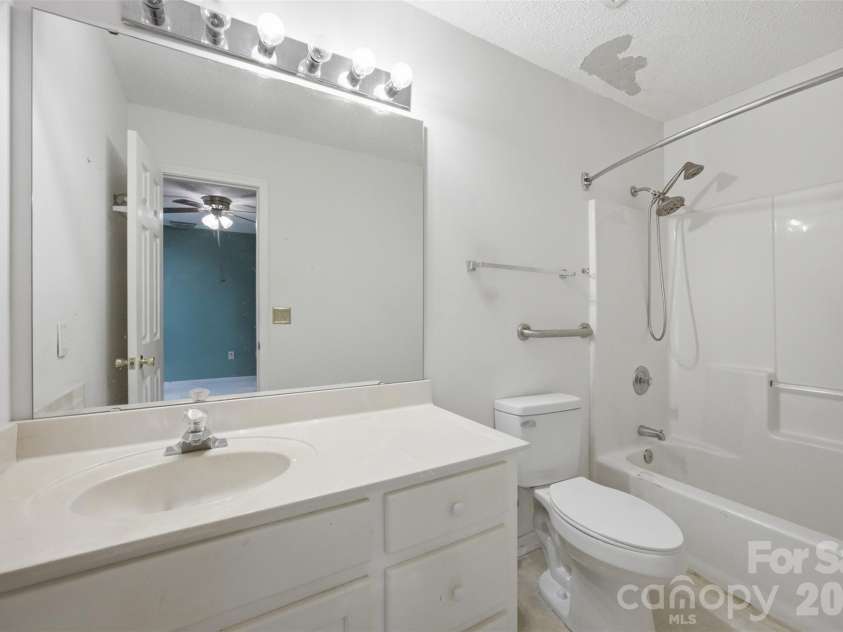 103 Watson Street, Belmont, NC 28012.  MLS# CAR4412349, YatesRealty ID 42741. Primary bath