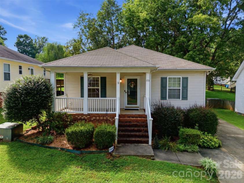 103 Watson Street, Belmont, NC 28012.  MLS# CAR4412349, YatesRealty ID 42741. Welcome Home!