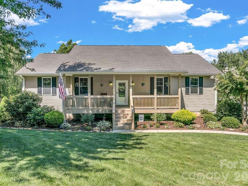 14 New Bishop Lane, Fletcher, NC 28732.  MLS# CAR4410015, YatesRealty ID 42742. 