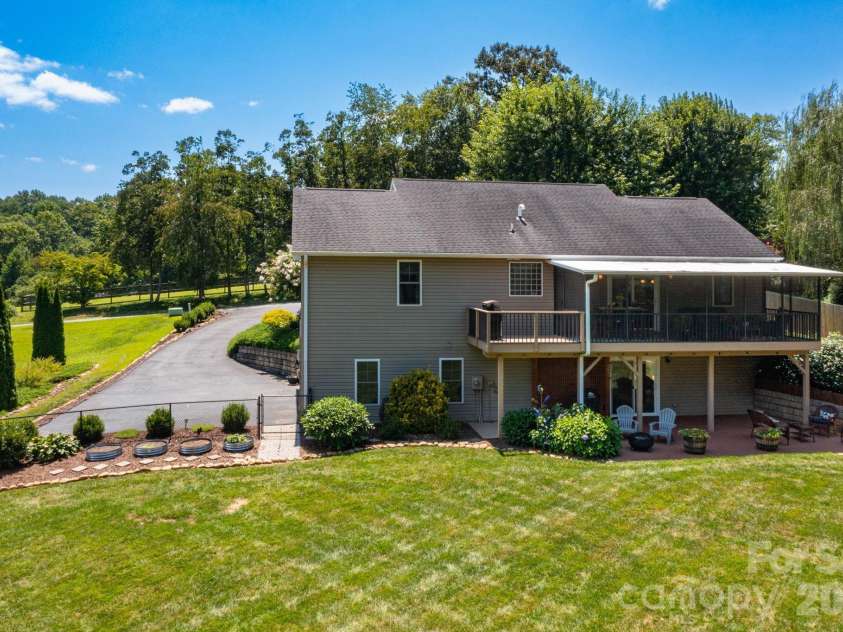 14 New Bishop Lane, Fletcher, NC 28732.  MLS# CAR4410015, YatesRealty ID 42742. 