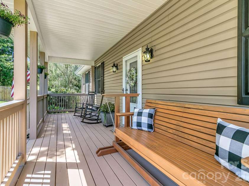 14 New Bishop Lane, Fletcher, NC 28732.  MLS# CAR4410015, YatesRealty ID 42742. 