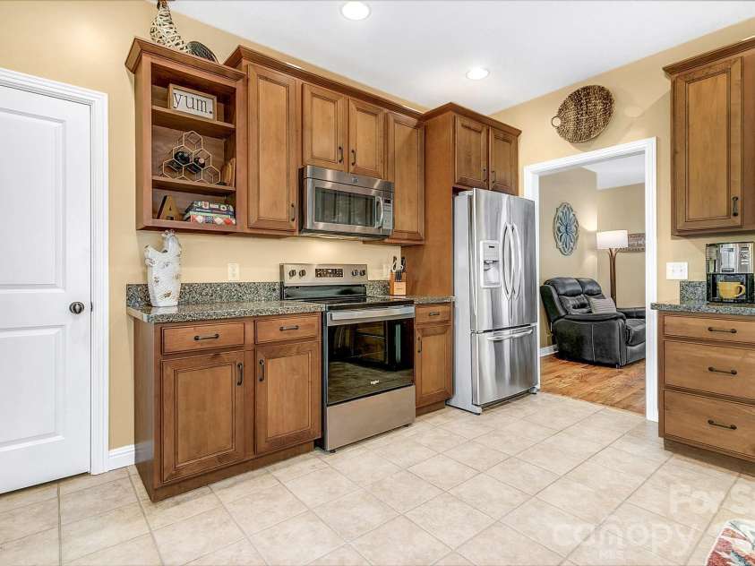 14 New Bishop Lane, Fletcher, NC 28732.  MLS# CAR4410015, YatesRealty ID 42742. 