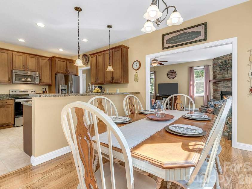 14 New Bishop Lane, Fletcher, NC 28732.  MLS# CAR4410015, YatesRealty ID 42742. 