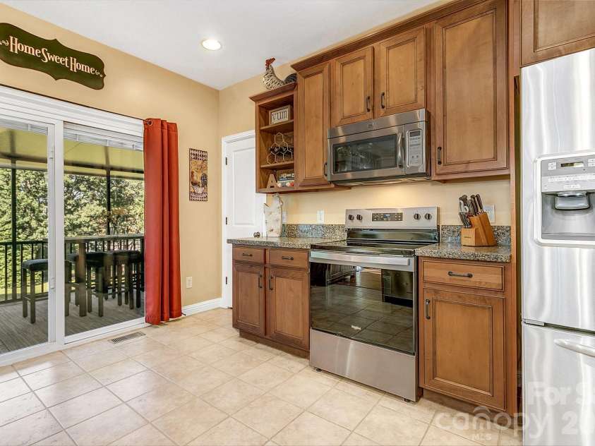 14 New Bishop Lane, Fletcher, NC 28732.  MLS# CAR4410015, YatesRealty ID 42742. 