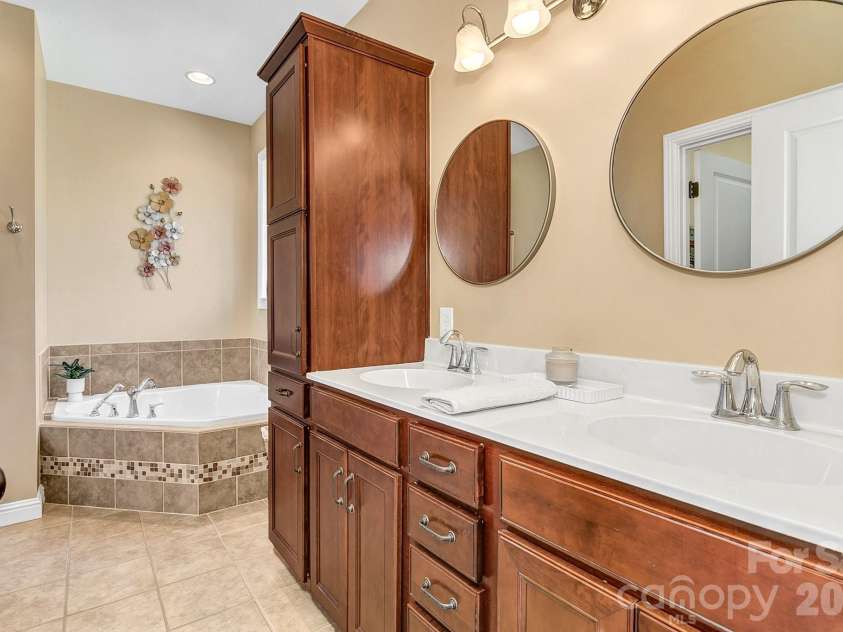 14 New Bishop Lane, Fletcher, NC 28732.  MLS# CAR4410015, YatesRealty ID 42742. 