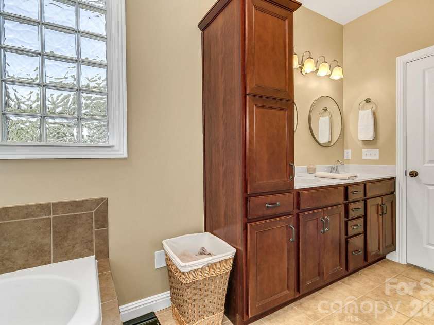 14 New Bishop Lane, Fletcher, NC 28732.  MLS# CAR4410015, YatesRealty ID 42742. 
