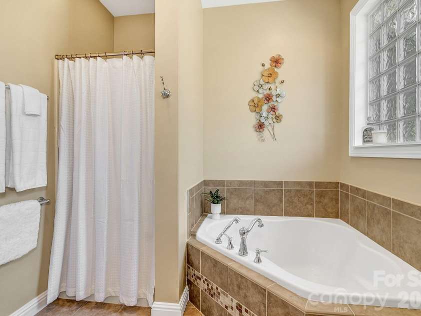 14 New Bishop Lane, Fletcher, NC 28732.  MLS# CAR4410015, YatesRealty ID 42742. 
