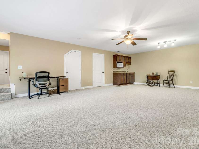 14 New Bishop Lane, Fletcher, NC 28732.  MLS# CAR4410015, YatesRealty ID 42742. 