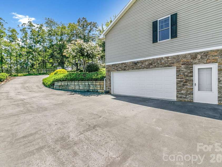 14 New Bishop Lane, Fletcher, NC 28732.  MLS# CAR4410015, YatesRealty ID 42742. 