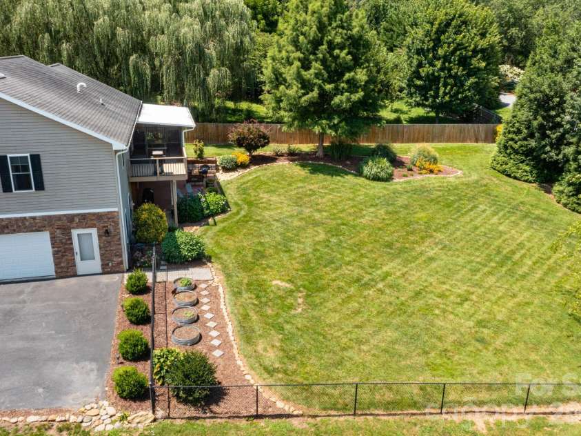 14 New Bishop Lane, Fletcher, NC 28732.  MLS# CAR4410015, YatesRealty ID 42742. 
