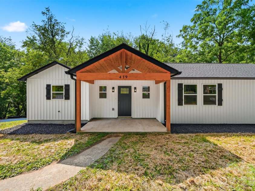 419 Rockyford Street, Morganton, NC 28655.  MLS# CAR4409469, YatesRealty ID 42745. 