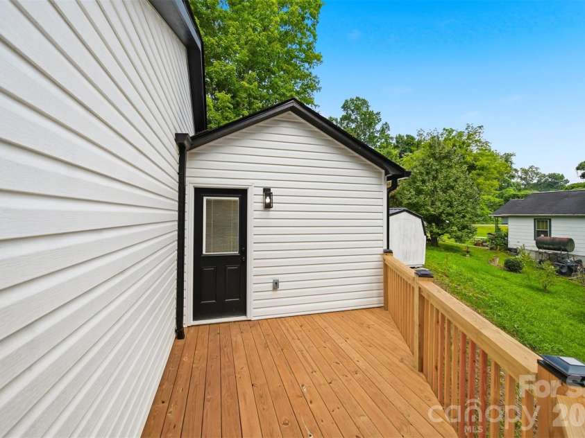 419 Rockyford Street, Morganton, NC 28655.  MLS# CAR4409469, YatesRealty ID 42745. 