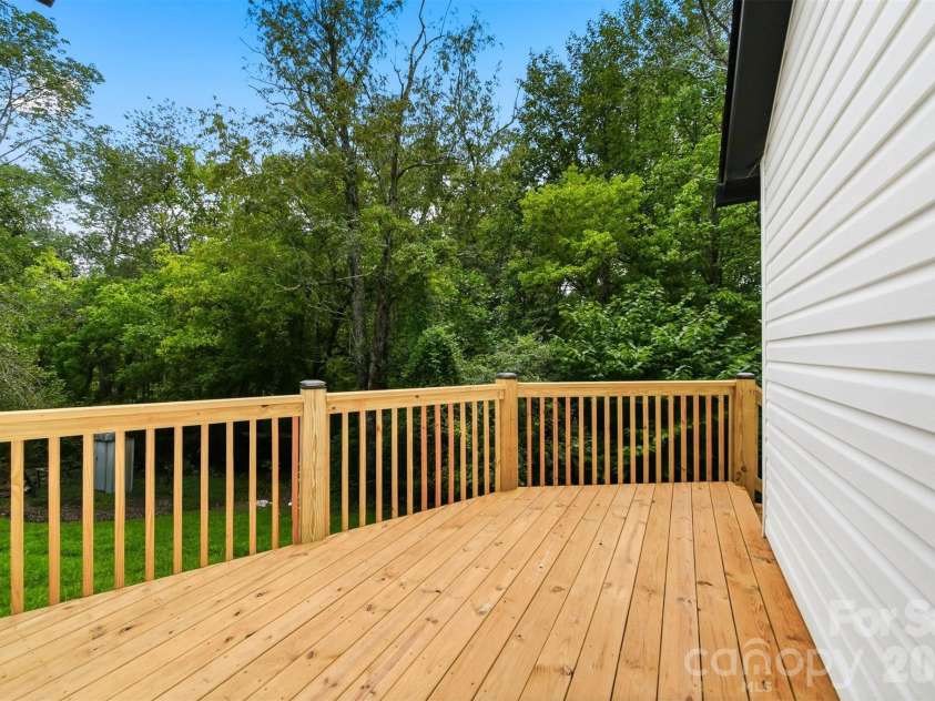419 Rockyford Street, Morganton, NC 28655.  MLS# CAR4409469, YatesRealty ID 42745. 