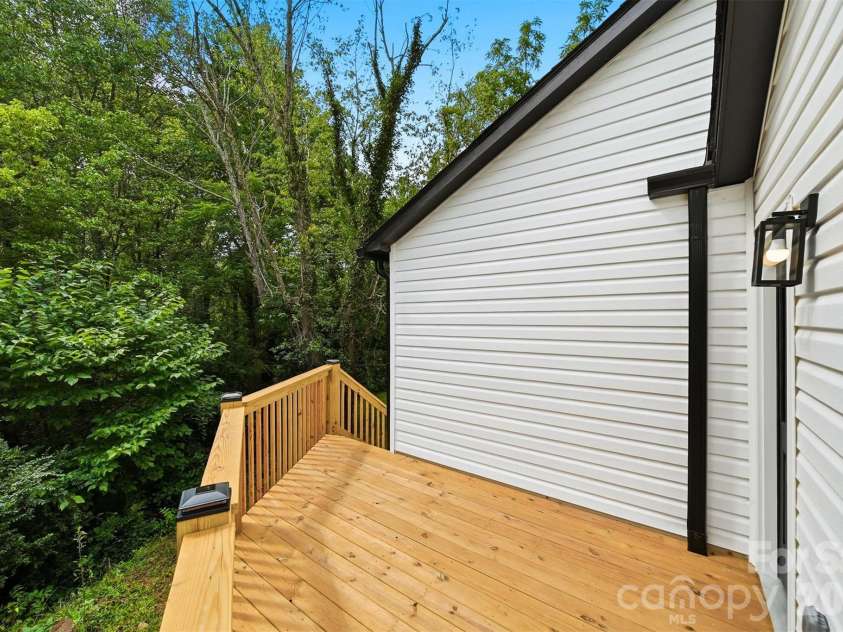419 Rockyford Street, Morganton, NC 28655.  MLS# CAR4409469, YatesRealty ID 42745. 