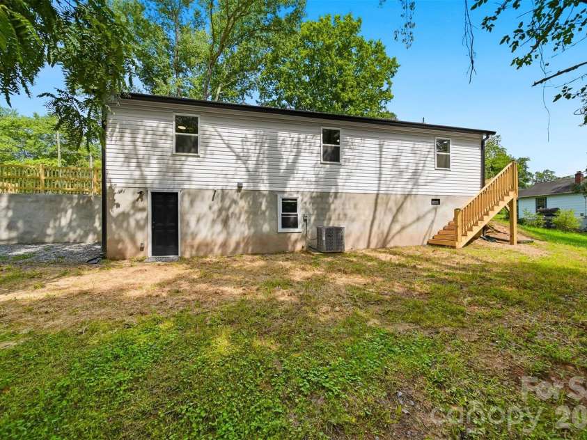 419 Rockyford Street, Morganton, NC 28655.  MLS# CAR4409469, YatesRealty ID 42745. 