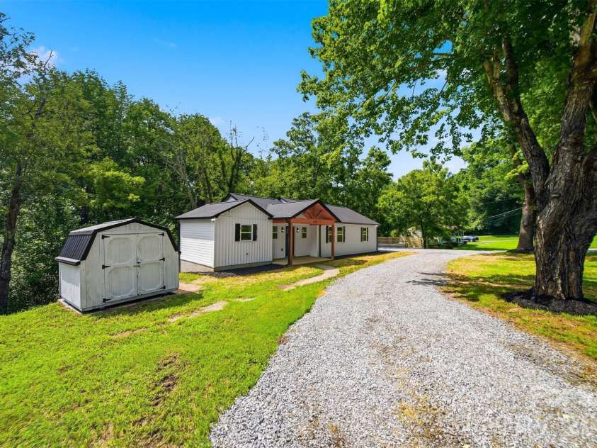 419 Rockyford Street, Morganton, NC 28655.  MLS# CAR4409469, YatesRealty ID 42745. 