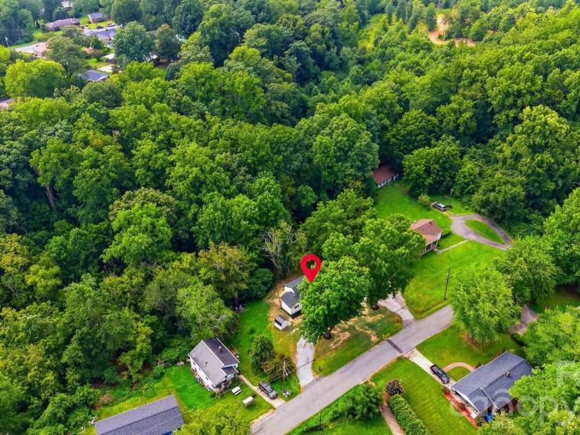 419 Rockyford Street, Morganton, NC 28655.  MLS# CAR4409469, YatesRealty ID 42745. 