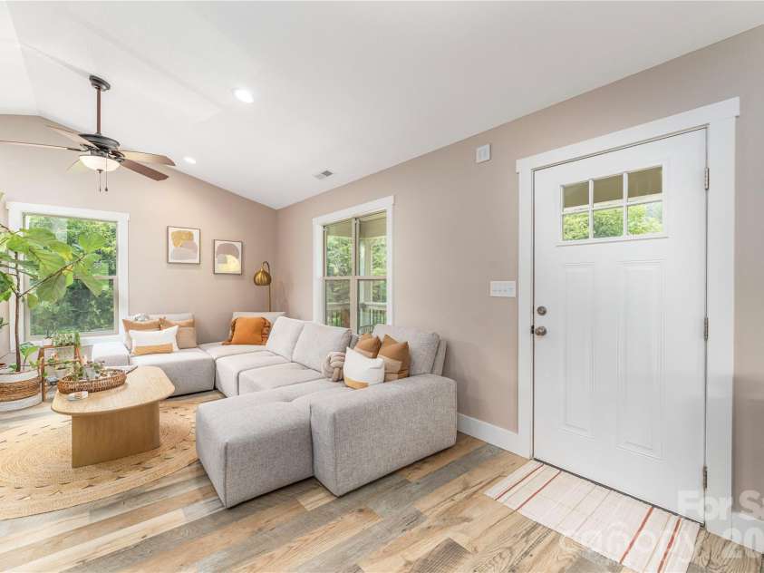 38 Sunrise Drive, Mars Hill, NC 28754.  MLS# CAR4406228, YatesRealty ID 42746. 