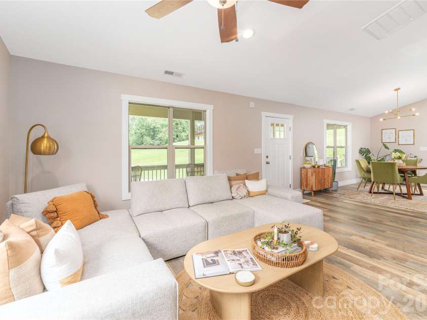 38 Sunrise Drive, Mars Hill, NC 28754.  MLS# CAR4406228, YatesRealty ID 42746. 