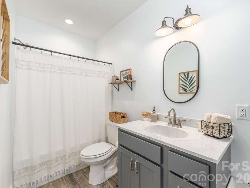 38 Sunrise Drive, Mars Hill, NC 28754.  MLS# CAR4406228, YatesRealty ID 42746. 