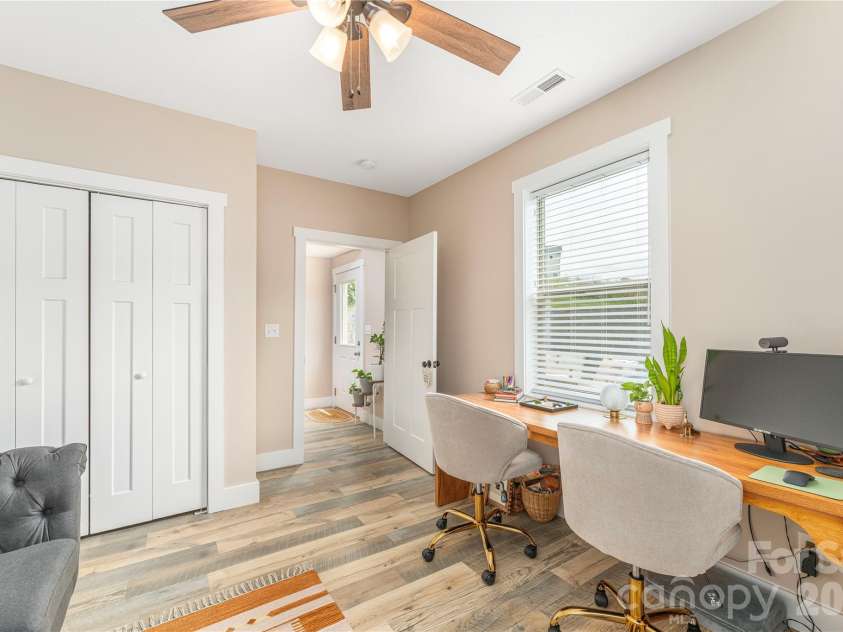 38 Sunrise Drive, Mars Hill, NC 28754.  MLS# CAR4406228, YatesRealty ID 42746. 