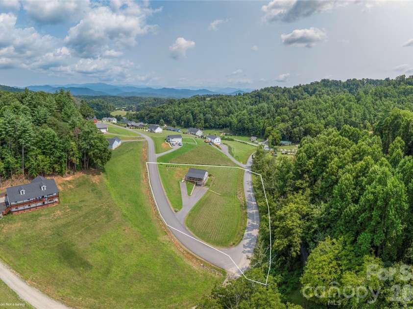 38 Sunrise Drive, Mars Hill, NC 28754.  MLS# CAR4406228, YatesRealty ID 42746. Country setting, peaceful
