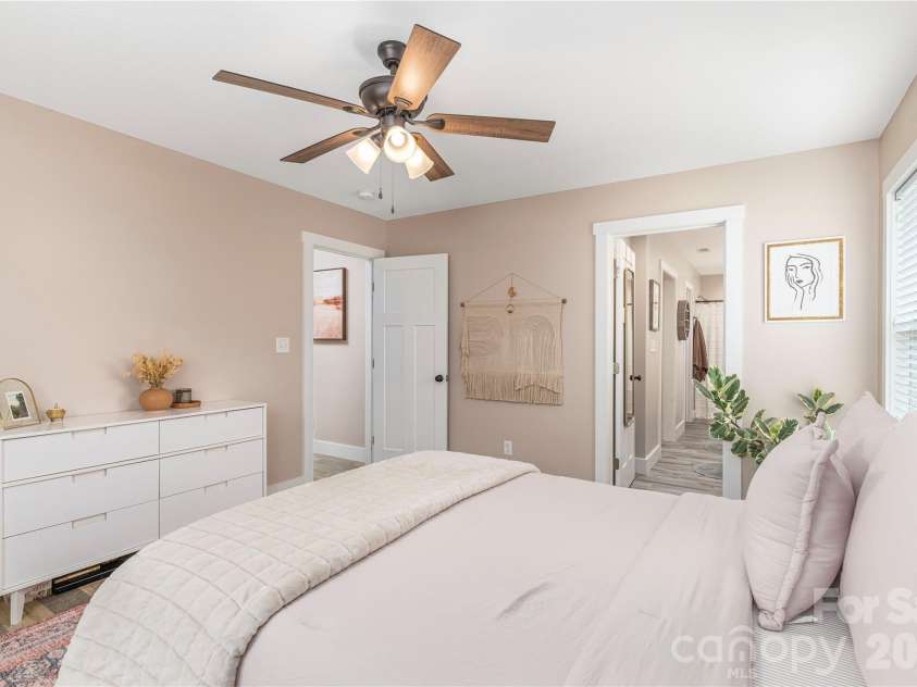 38 Sunrise Drive, Mars Hill, NC 28754.  MLS# CAR4406228, YatesRealty ID 42746. Primary bedroom on main level