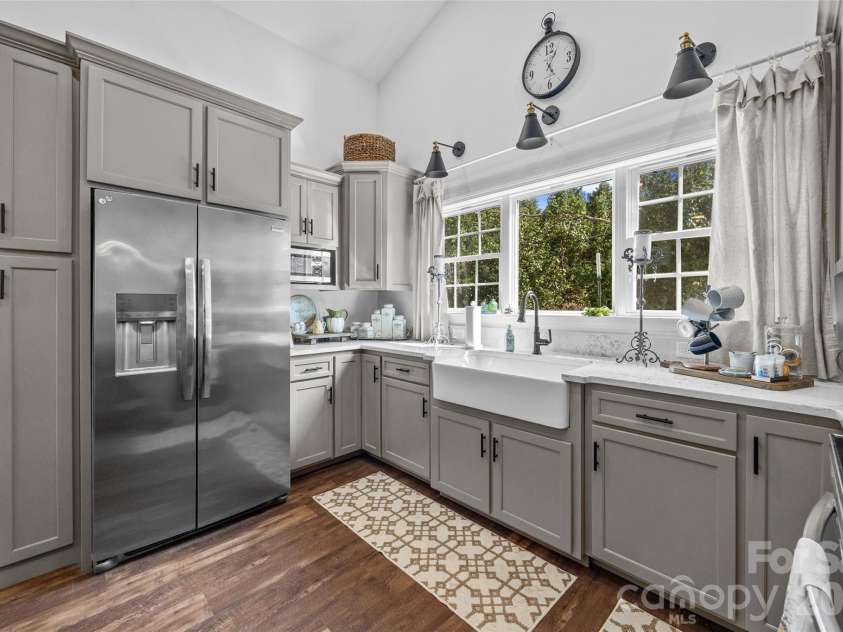 4410 Sol Aberman Road, Rock Hill, SC 29732.  MLS# CAR4410640, YatesRealty ID 42749. Full size kitchen