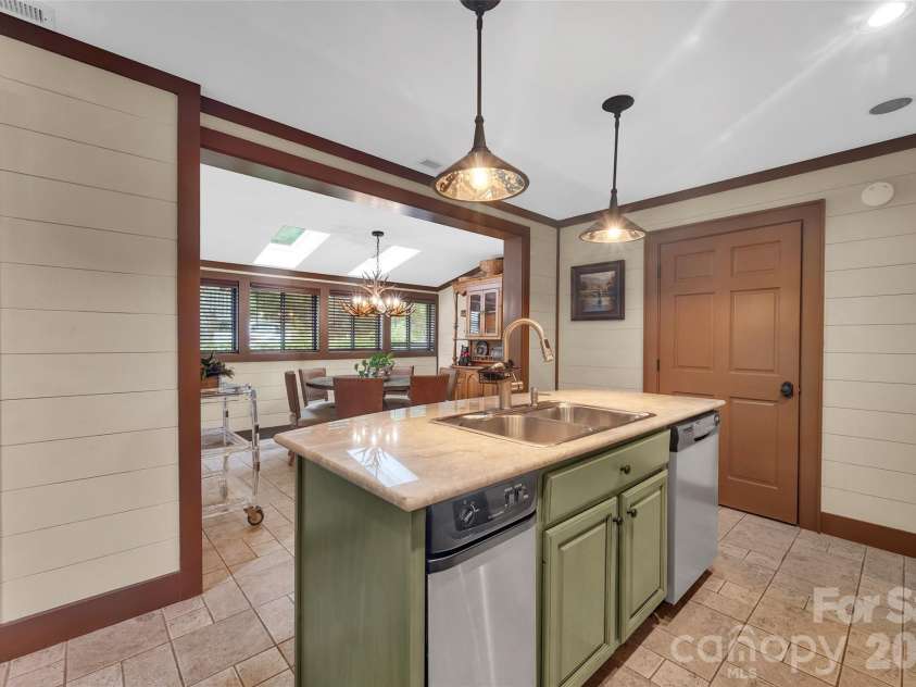 55 Toxaway Shores None, Lake Toxaway, NC 28747.  MLS# CAR4267379, YatesRealty ID 4275. 