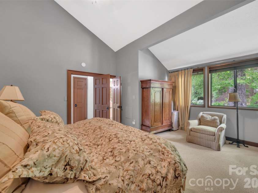 55 Toxaway Shores None, Lake Toxaway, NC 28747.  MLS# CAR4267379, YatesRealty ID 4275. 