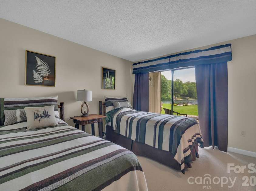 55 Toxaway Shores None, Lake Toxaway, NC 28747.  MLS# CAR4267379, YatesRealty ID 4275. 