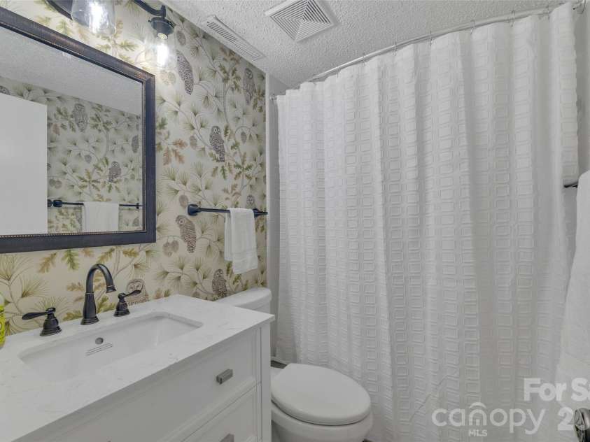 55 Toxaway Shores None, Lake Toxaway, NC 28747.  MLS# CAR4267379, YatesRealty ID 4275. 