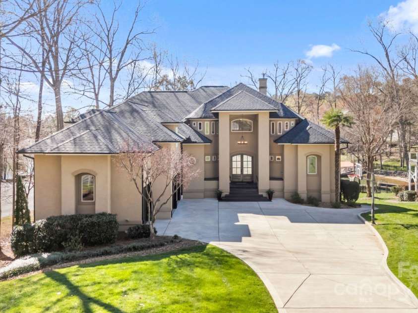 8016 West Bay Drive, Denver, NC 28037.  MLS# CAR4237848, YatesRealty ID 4275. 