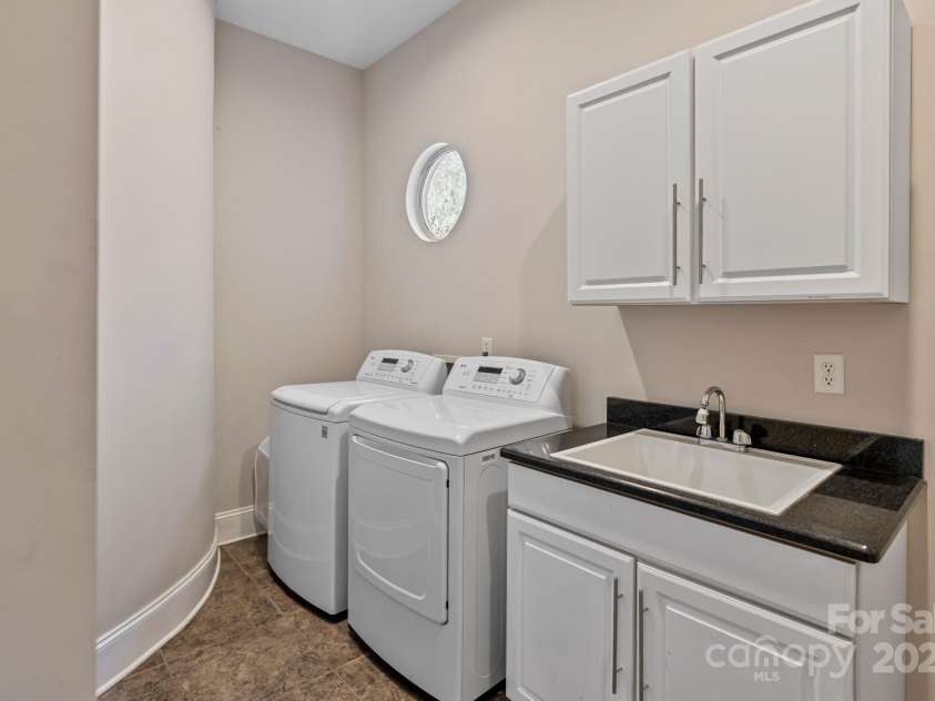 8016 West Bay Drive, Denver, NC 28037.  MLS# CAR4237848, YatesRealty ID 4275. 