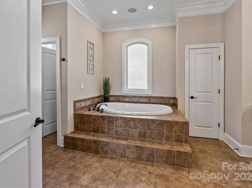 8016 West Bay Drive, Denver, NC 28037.  MLS# CAR4237848, YatesRealty ID 4275. 