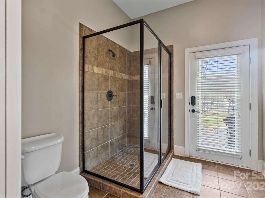 8016 West Bay Drive, Denver, NC 28037.  MLS# CAR4237848, YatesRealty ID 4275. 