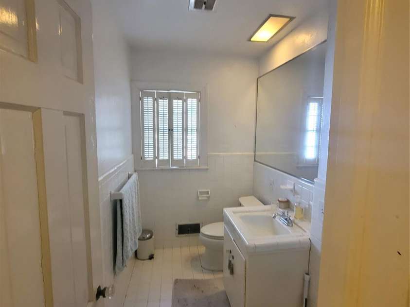 318 Sixth Avenue, Gastonia, NC 28052.  MLS# CAR4387326, YatesRealty ID 42750. Bath with Shower