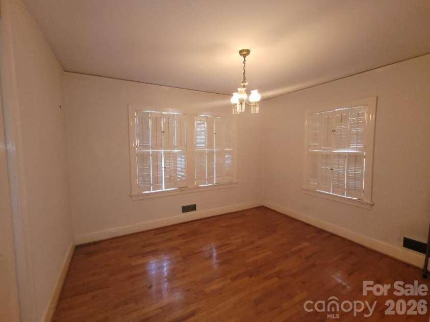 318 Sixth Avenue, Gastonia, NC 28052.  MLS# CAR4387326, YatesRealty ID 42750. Bedroom