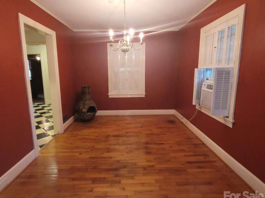 318 Sixth Avenue, Gastonia, NC 28052.  MLS# CAR4387326, YatesRealty ID 42750. Formal Dining Area