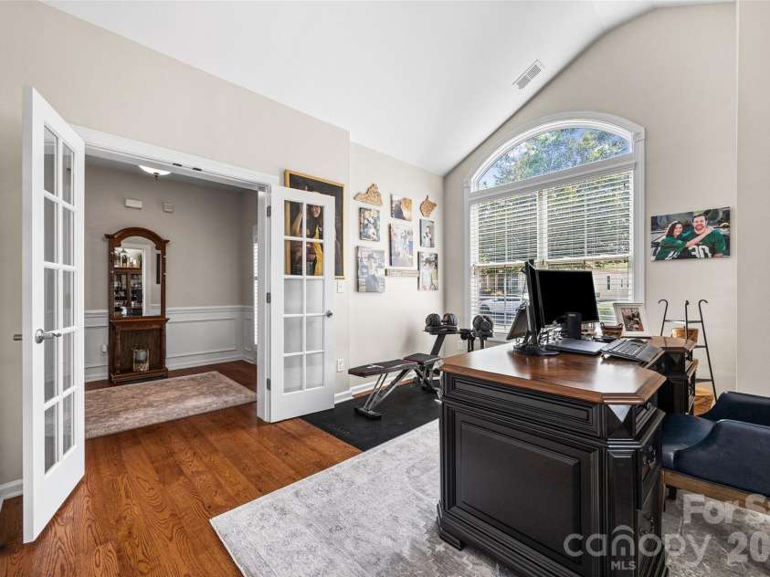 8621 Sequoia Grove Lane, Charlotte, NC 28214.  MLS# CAR4407064, YatesRealty ID 42751. 