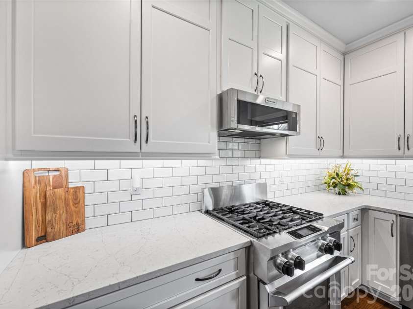 8621 Sequoia Grove Lane, Charlotte, NC 28214.  MLS# CAR4407064, YatesRealty ID 42751. 
