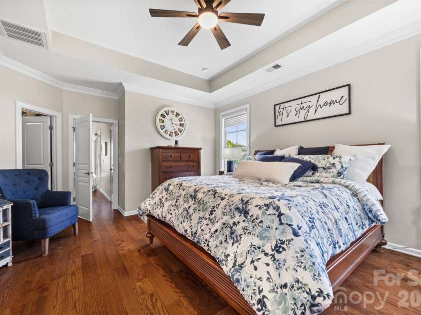 8621 Sequoia Grove Lane, Charlotte, NC 28214.  MLS# CAR4407064, YatesRealty ID 42751. 