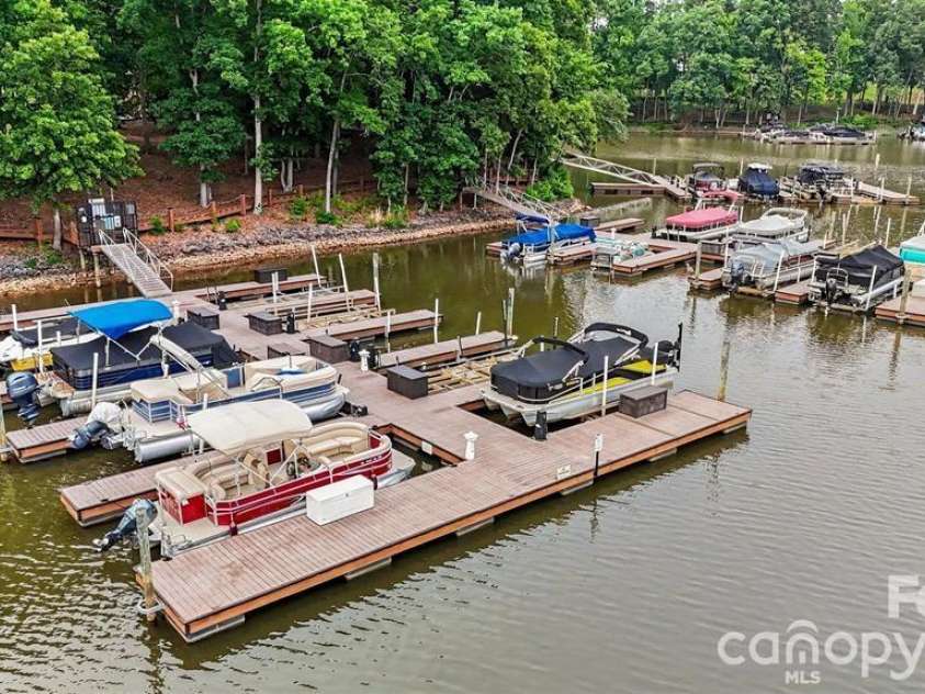 8621 Sequoia Grove Lane, Charlotte, NC 28214.  MLS# CAR4407064, YatesRealty ID 42751. Community boat marina with slips.